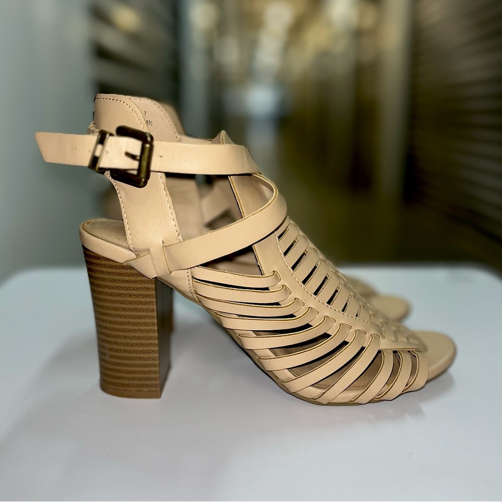 Nude Womens Block heel open toed shoes